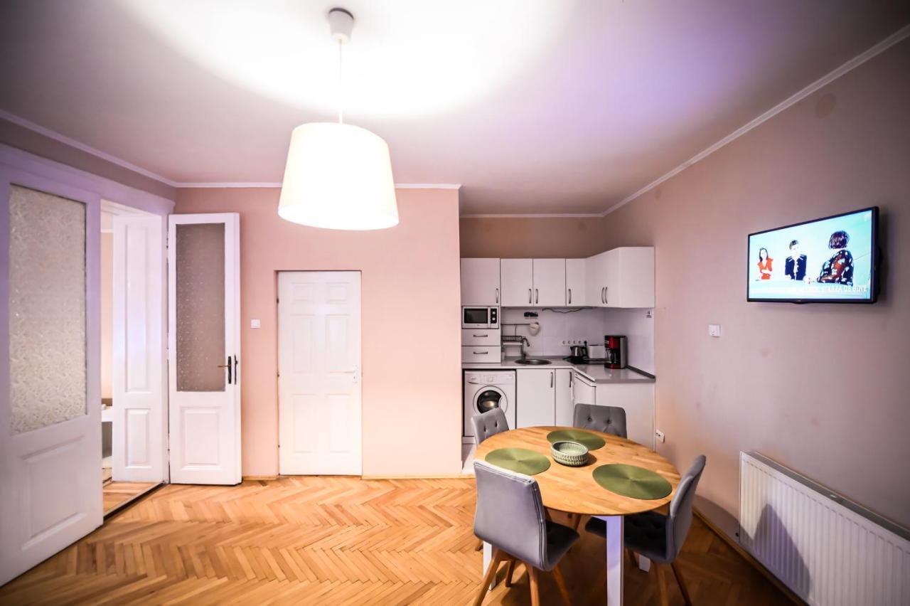 Jules' Sunny, Spacious And Central Apartment Sibiu Dış mekan fotoğraf