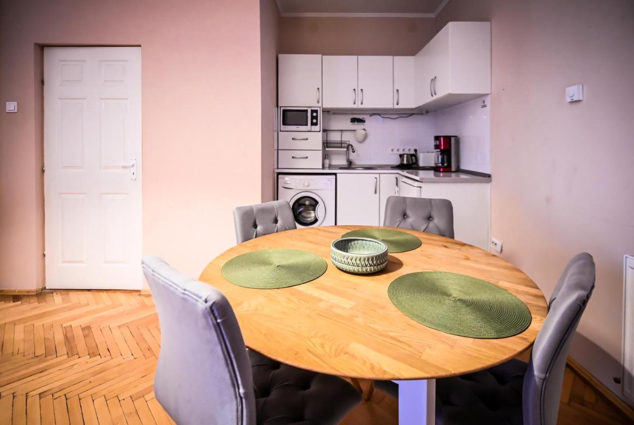 Jules' Sunny, Spacious And Central Apartment Sibiu Dış mekan fotoğraf