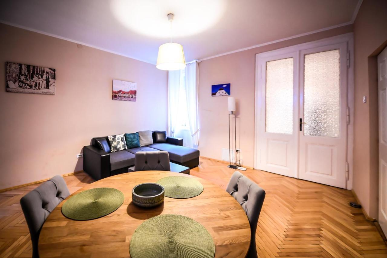 Jules' Sunny, Spacious And Central Apartment Sibiu Dış mekan fotoğraf